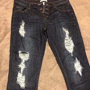 Distressed skinny jeans